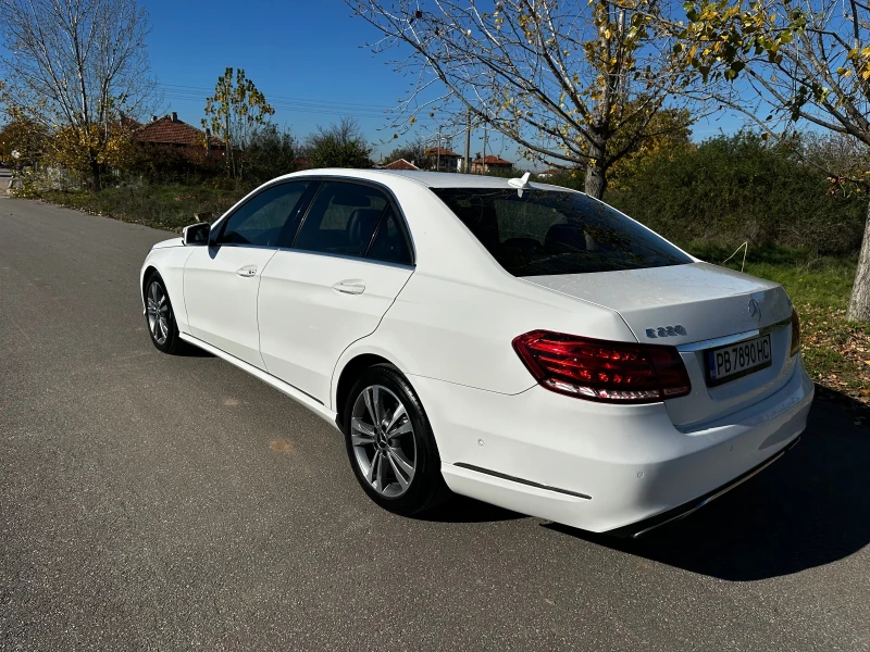 Mercedes-Benz E 220, снимка 6 - Автомобили и джипове - 52418197