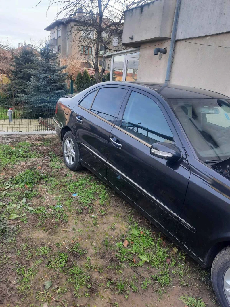 Mercedes-Benz E 220 E 220 CDI, снимка 3 - Автомобили и джипове - 52726674