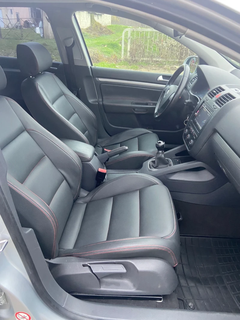 VW Golf 1.9 TDi 105 кс, снимка 11 - Автомобили и джипове - 53048737