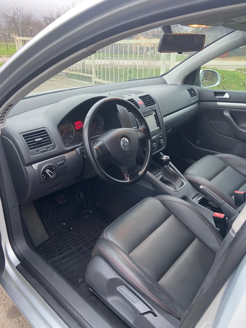 VW Golf 1.9 TDi 105 кс, снимка 10 - Автомобили и джипове - 53048737