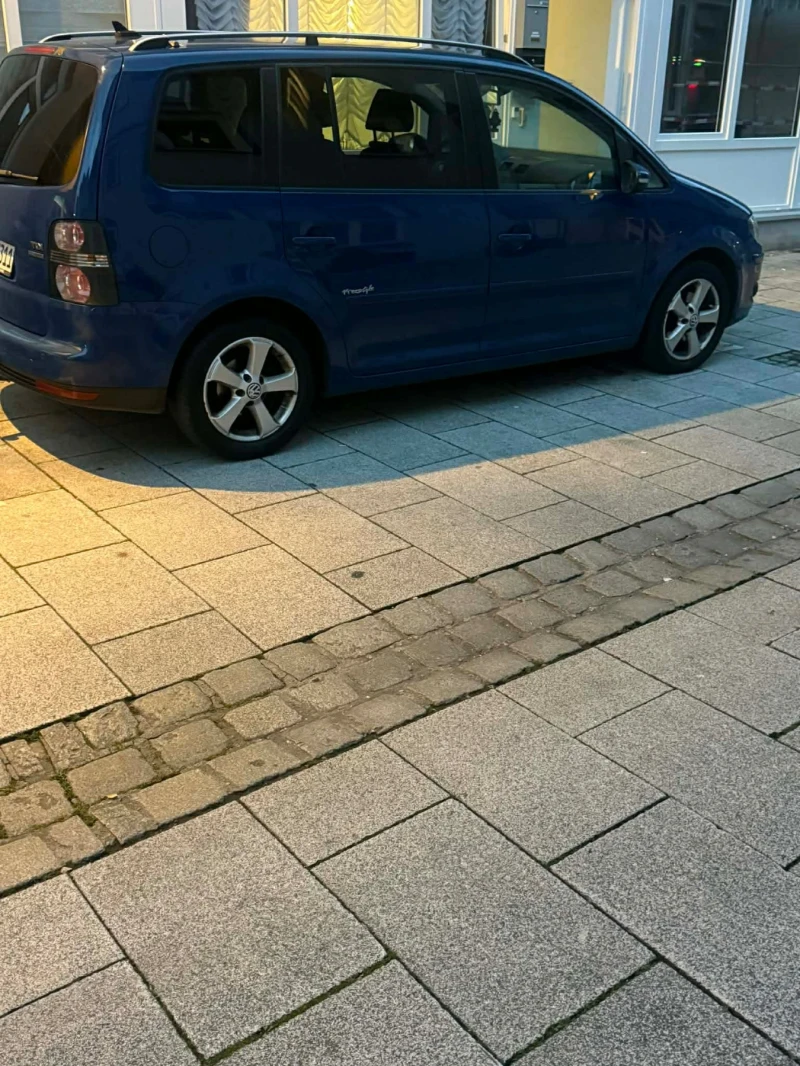 VW Touran, снимка 7 - Автомобили и джипове - 53084529