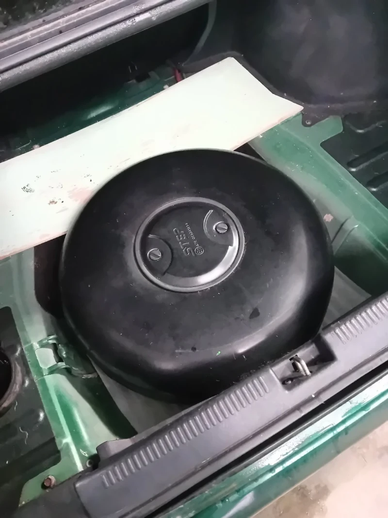 Mitsubishi Carisma 1.6 бензин , снимка 4 - Автомобили и джипове - 53524263