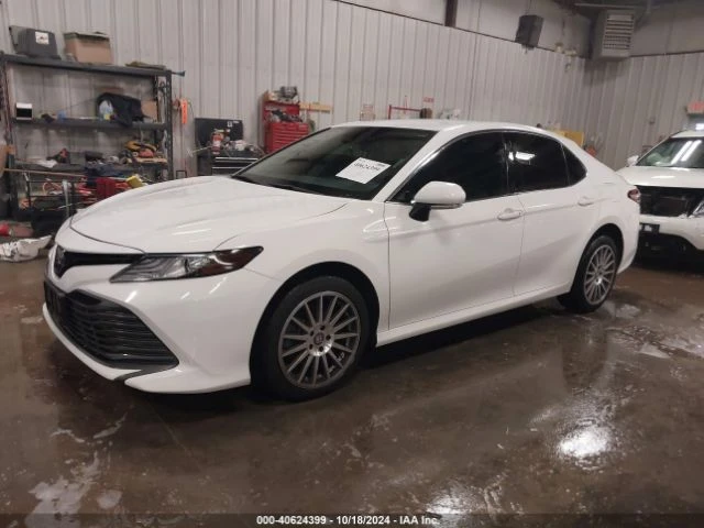 Toyota Camry XLE HYBRID, снимка 5 - Автомобили и джипове - 48416739