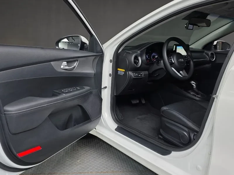 Kia K3 TRENDY, снимка 10 - Автомобили и джипове - 55558983