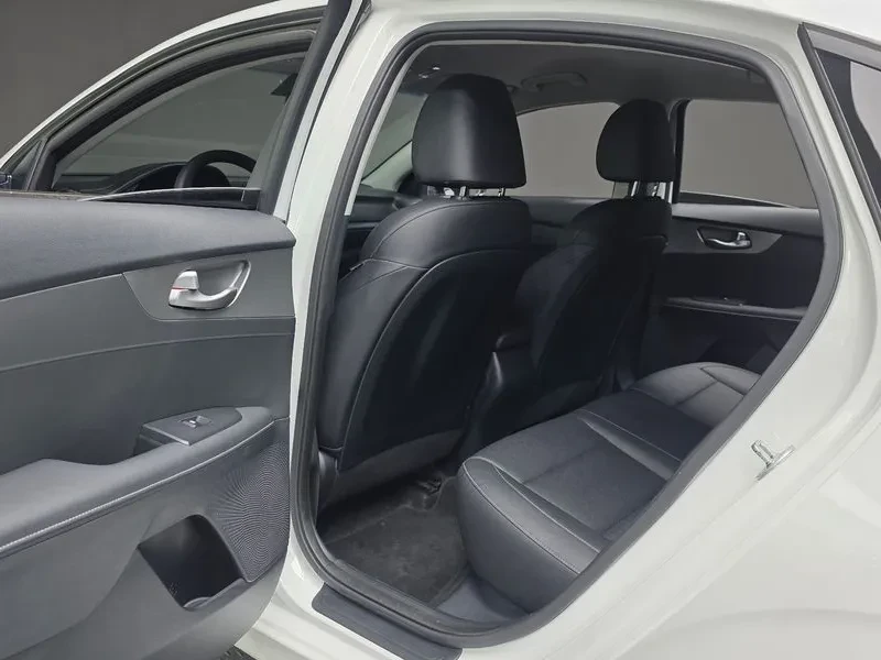 Kia K3 TRENDY, снимка 17 - Автомобили и джипове - 55558983
