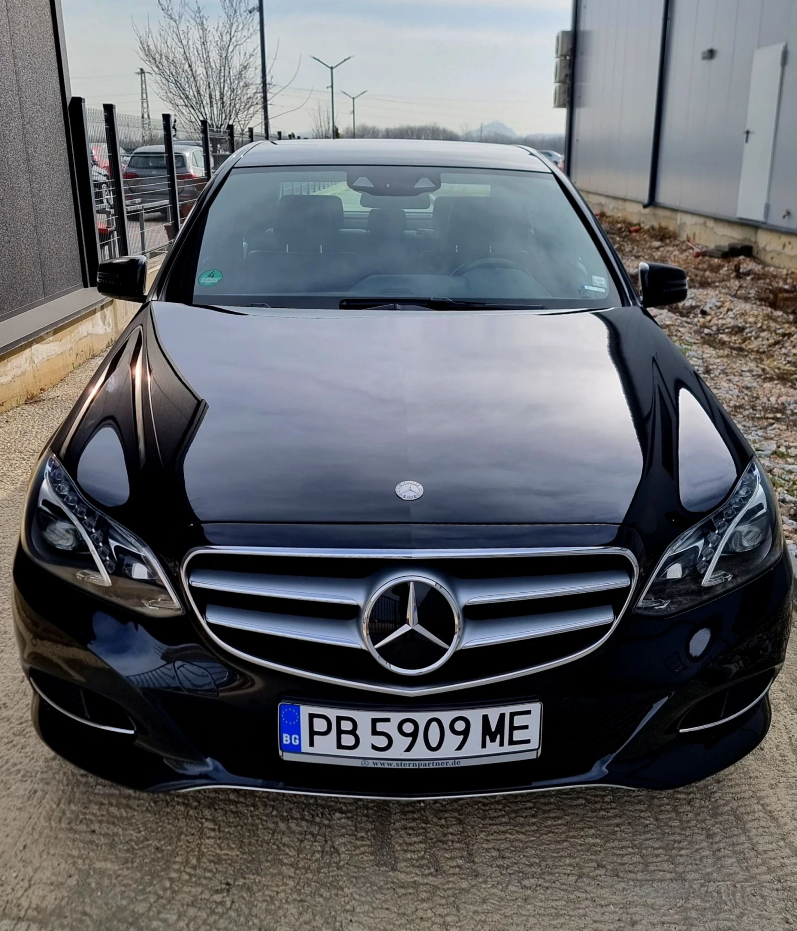 Mercedes-Benz E 250 Германия-Пълна История в Mercedes-Distronic+ , снимка 1