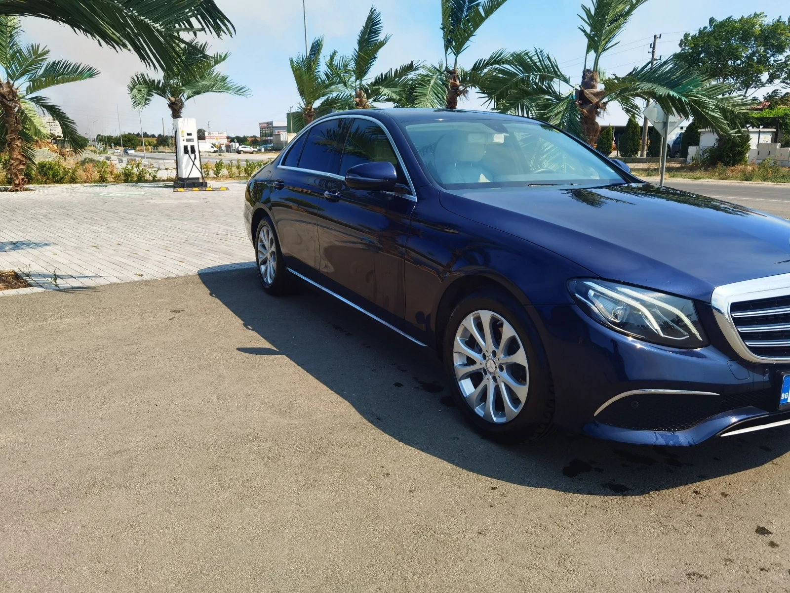 Mercedes-Benz E 220 W213 Самопаркиране, снимка 1