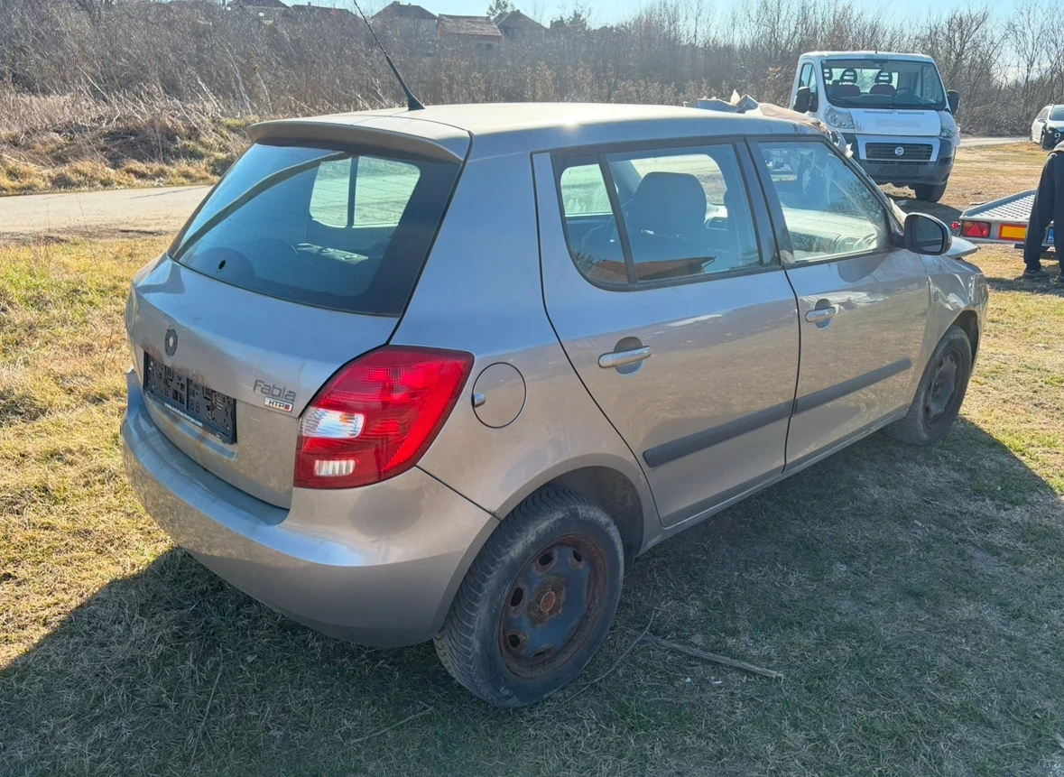 Skoda Fabia 1.2 i - изображение 8