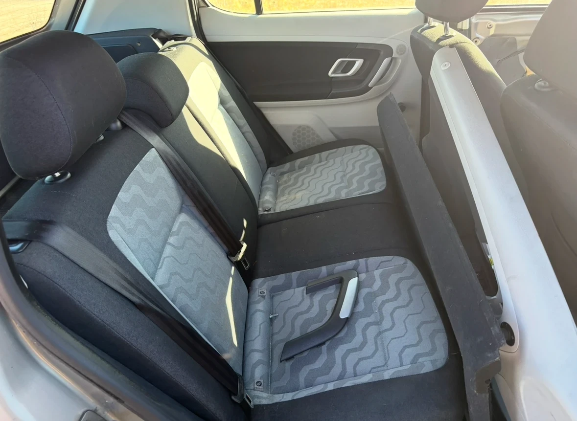 Skoda Fabia 1.2 i, снимка 11 - Автомобили и джипове - 50227829