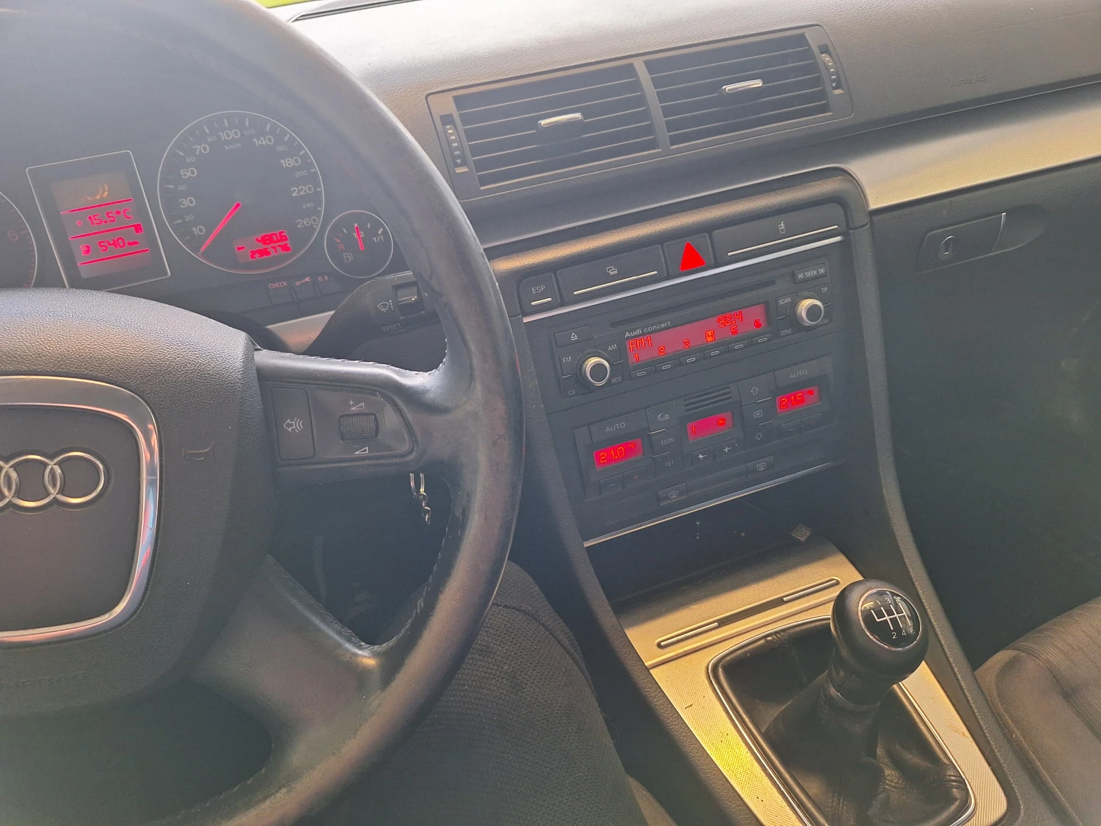 Audi A4 2.0 - изображение 5