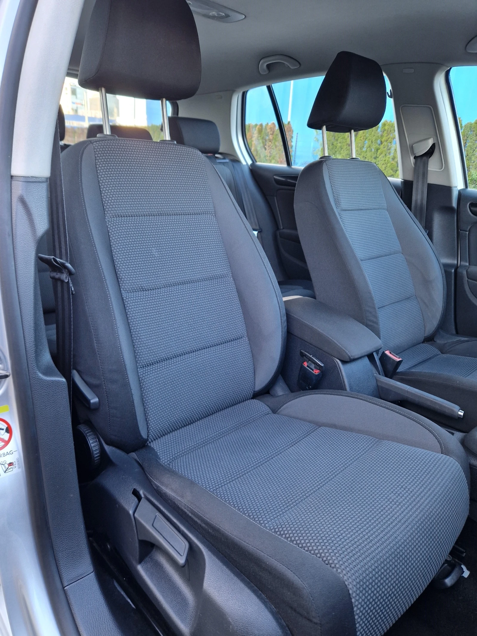VW Golf 1.6i 102к.с. Газов инжекцион  - изображение 8