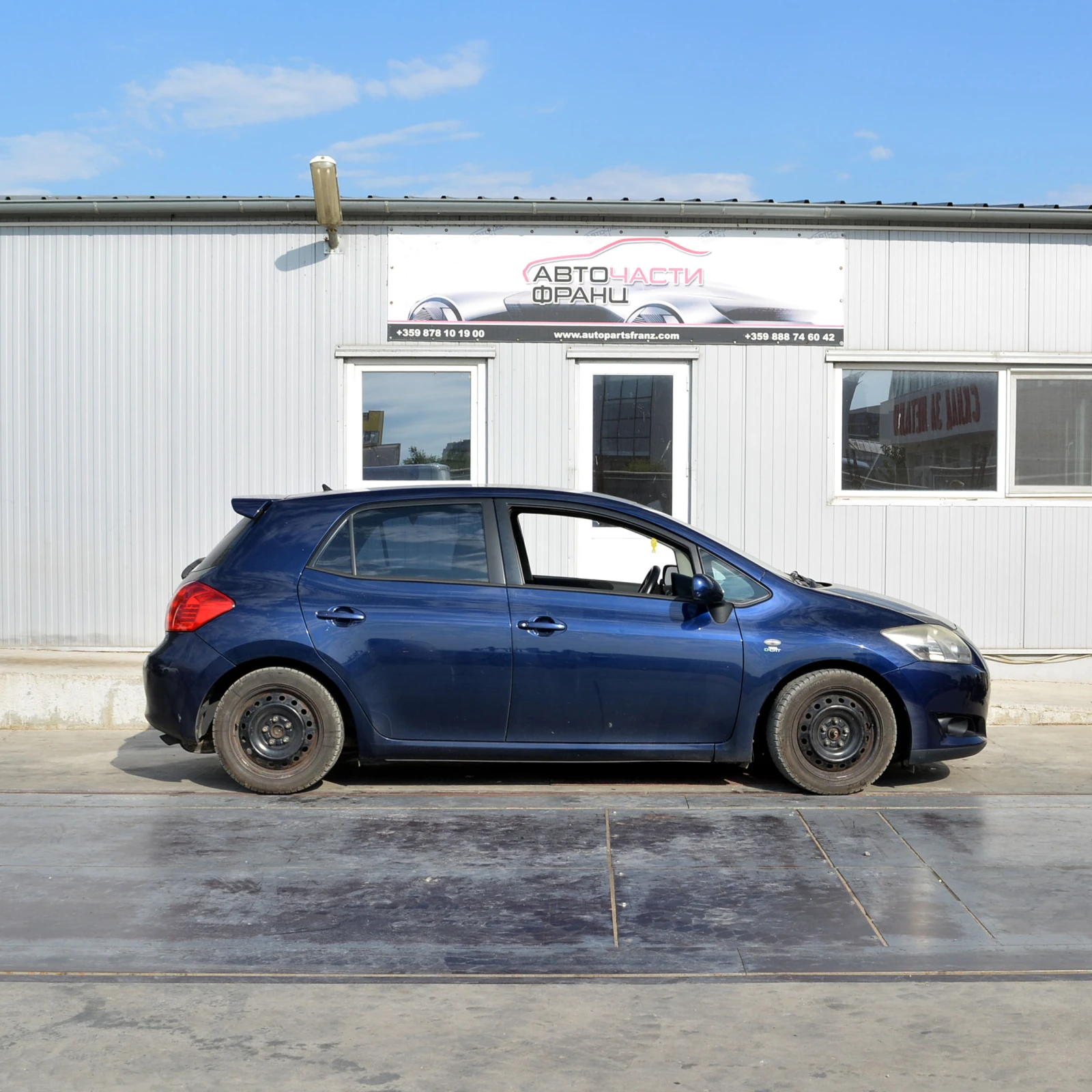 Toyota Auris 2.2 D-CAT - изображение 2