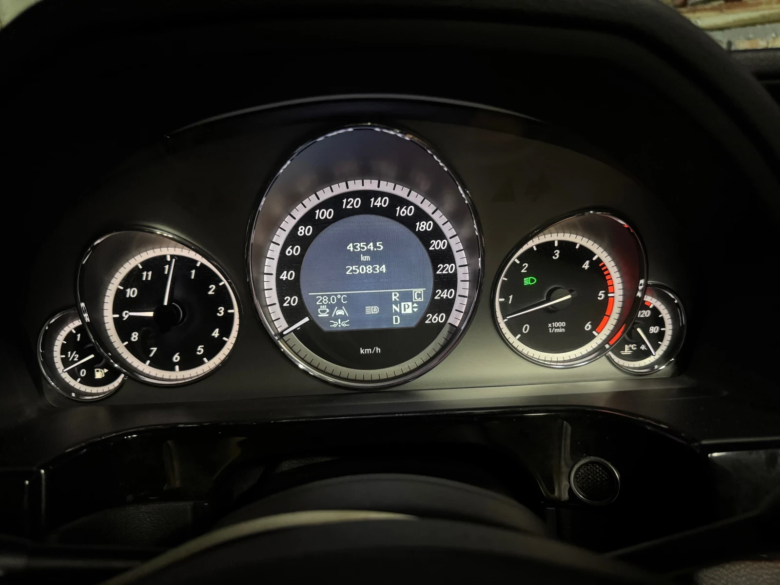 Mercedes-Benz E 350 CDI - изображение 10