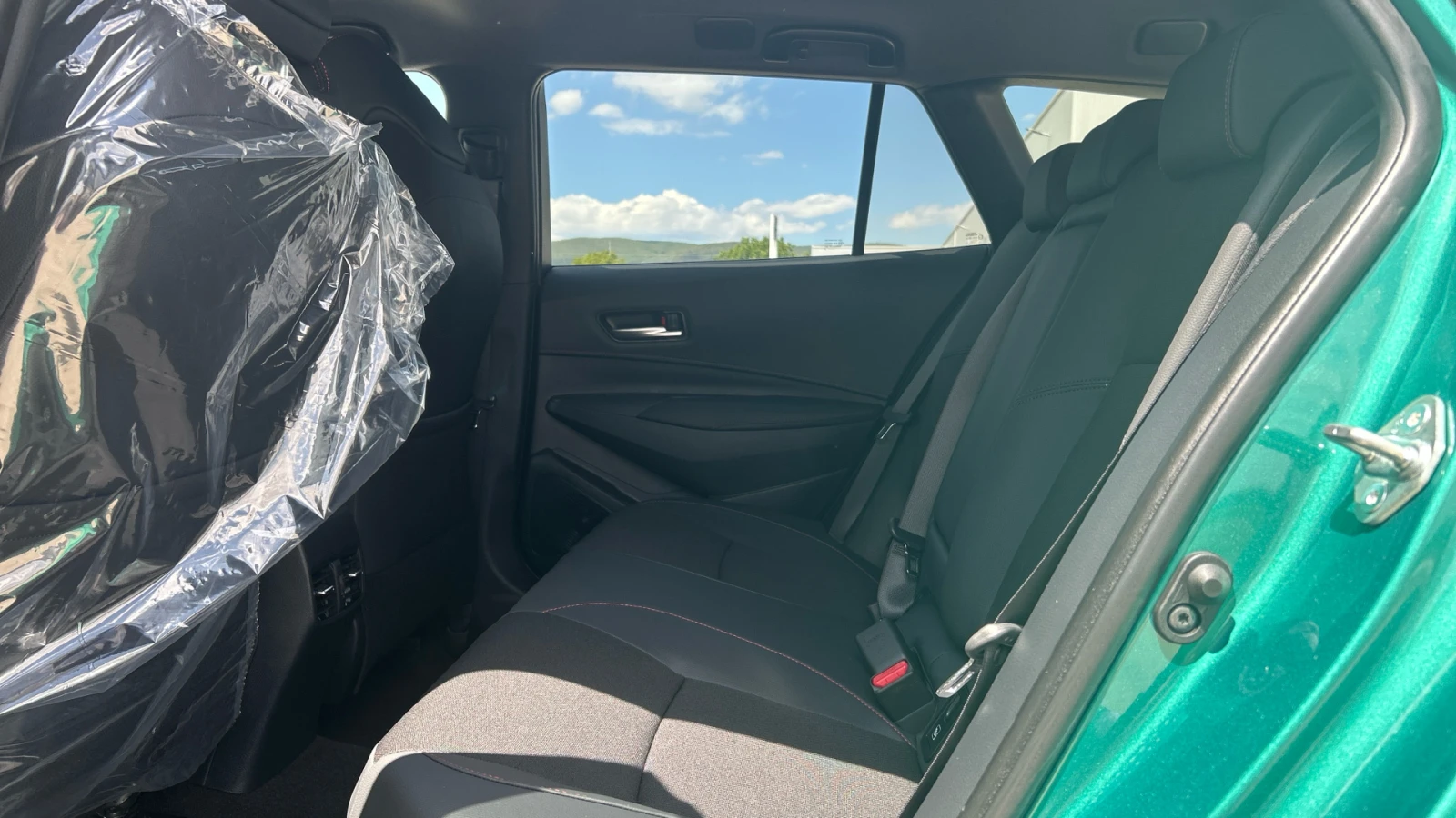 Toyota Corolla T.S 2.0 HEV GR SPORT | Mobile.bg   12