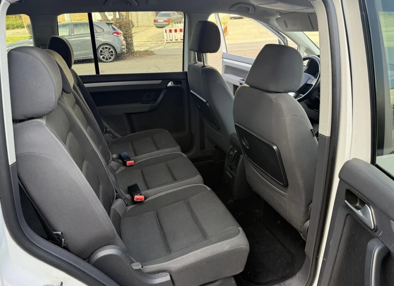 VW Touran ОЧАКВАН ВНОС 2007г. 1.9 ТДИ - изображение 10