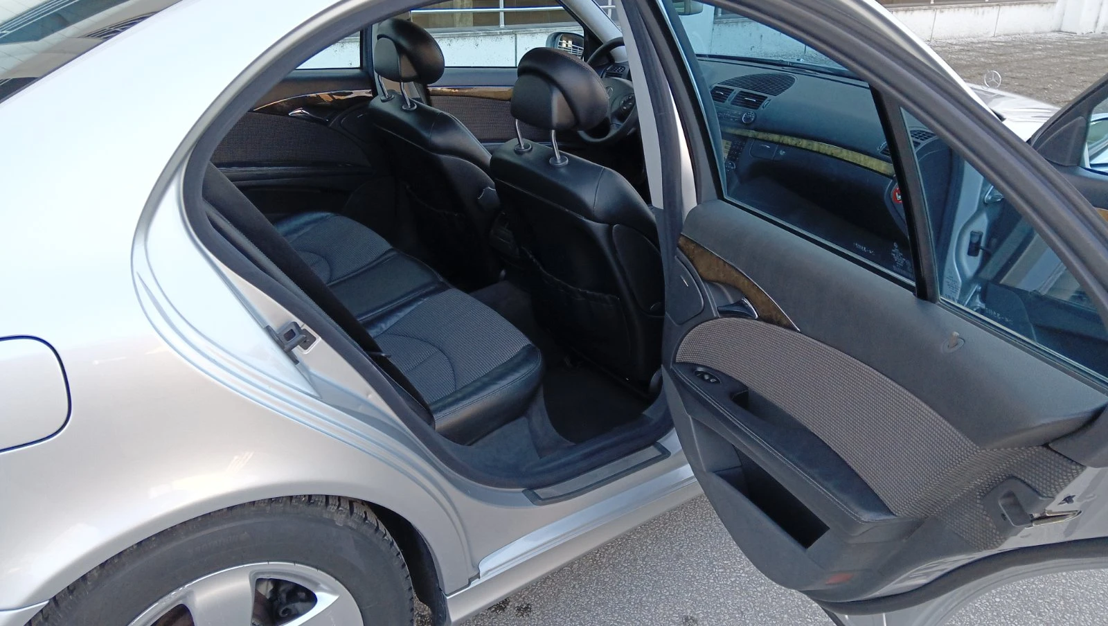 Mercedes-Benz E 220  - изображение 10