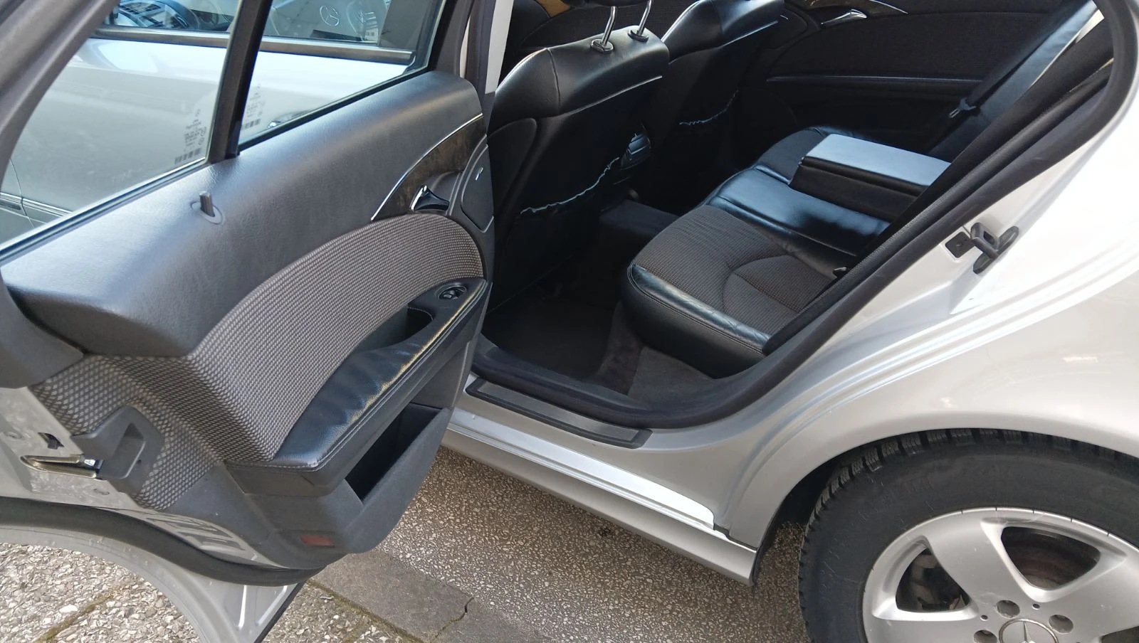 Mercedes-Benz E 220  - изображение 8