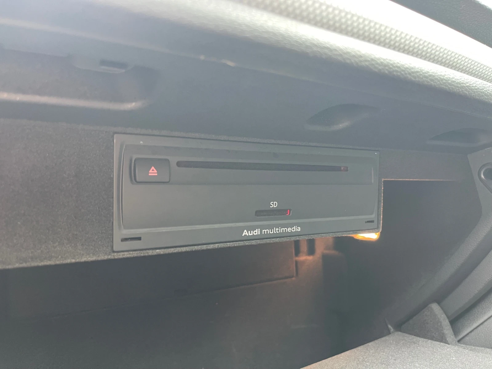 Audi A3 SPORTBACK 1.6 TDI 105 К.С. ЧИСТО НОВ СЪЕДИНИТЕЛ, снимка 13 - Автомобили и джипове - 54081949