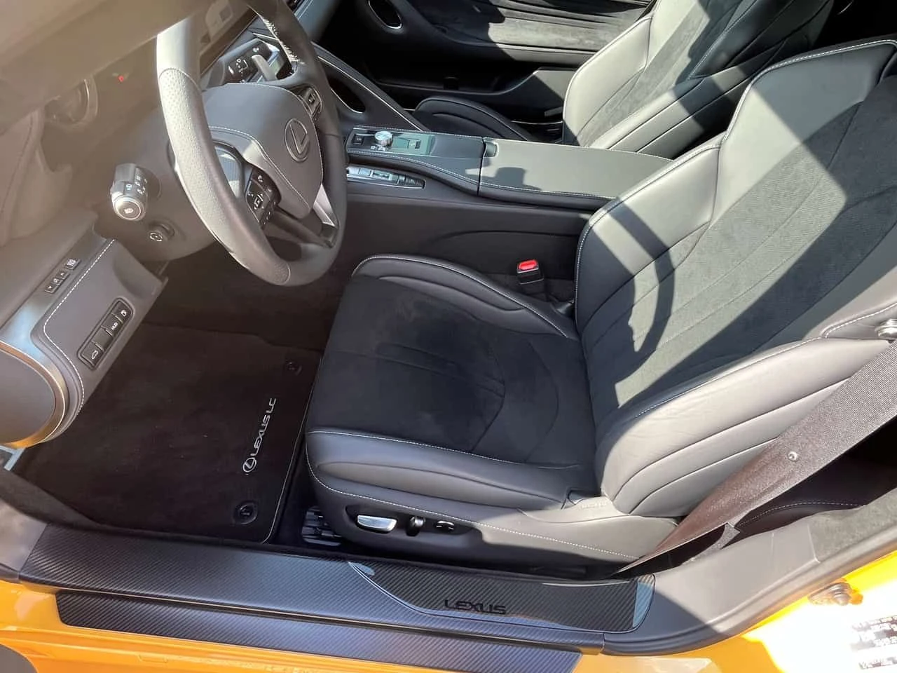 Lexus LC 500 CARFAX, снимка 4 - Автомобили и джипове - 54147467