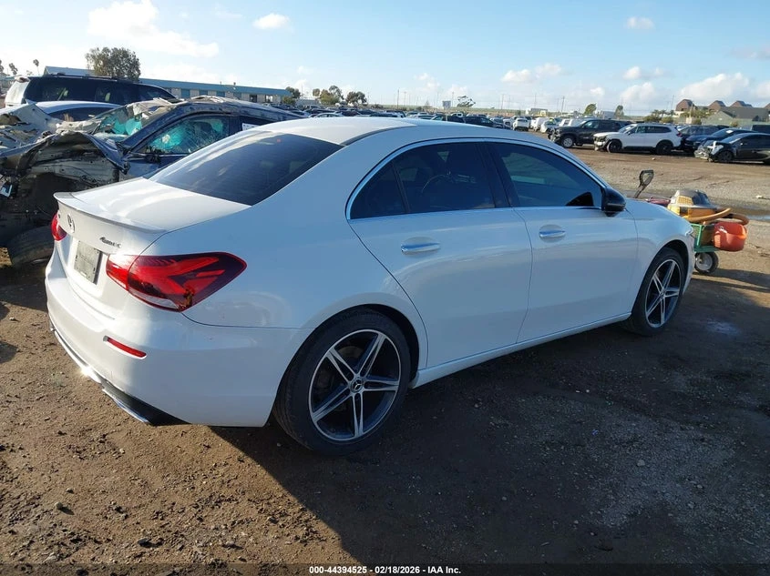 Mercedes-Benz A 220 2.0L I-4 DI, DOHC, VVT, TURBO, 188HP All Wheel | Mobile.bg � ����������� 4