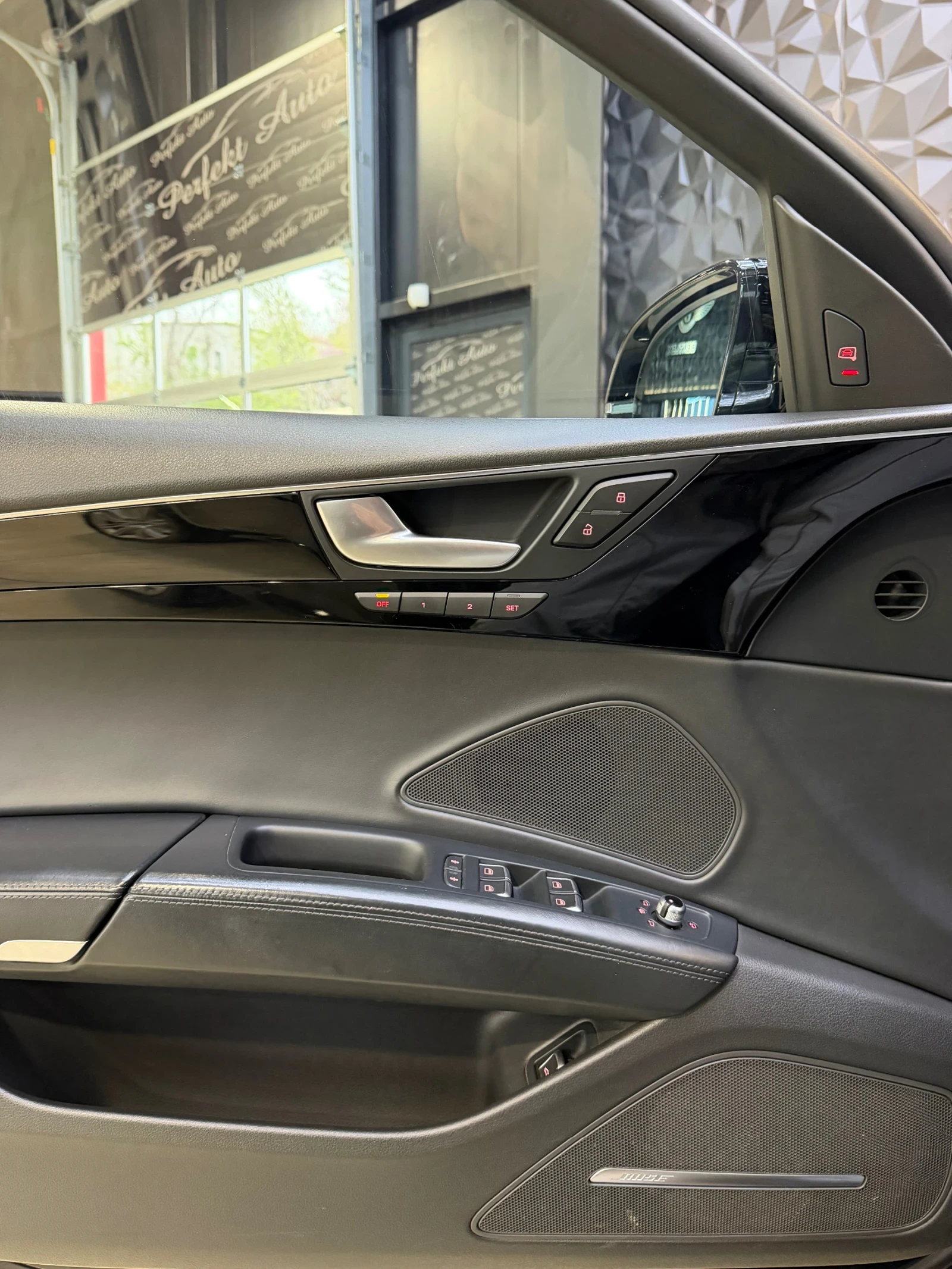 Audi A8 4.2 TDI QUATTRO* FULL ЕКСТРИ* BOSE* MATRIX* ШИБЕДА, снимка 13 - Автомобили и джипове - 54366431