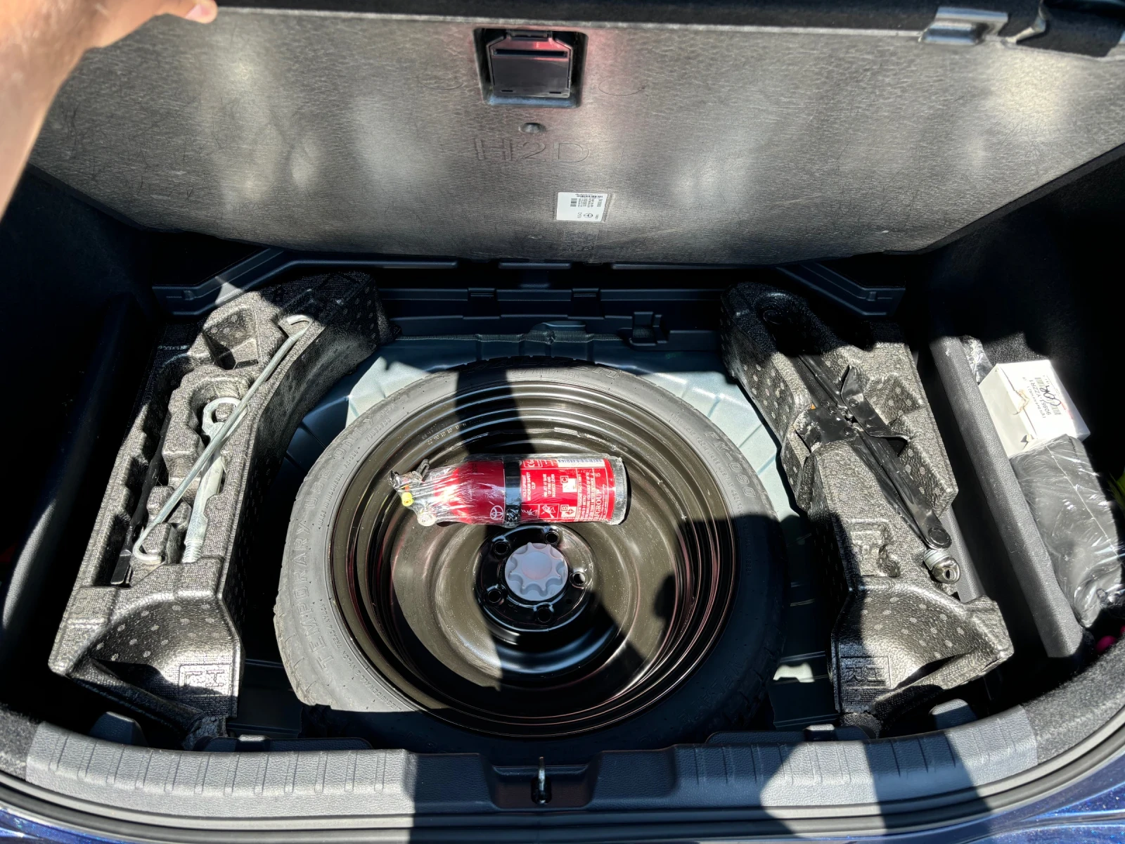 Toyota Corolla 1.8 HYBRID | Mobile.bg � ����������� 8