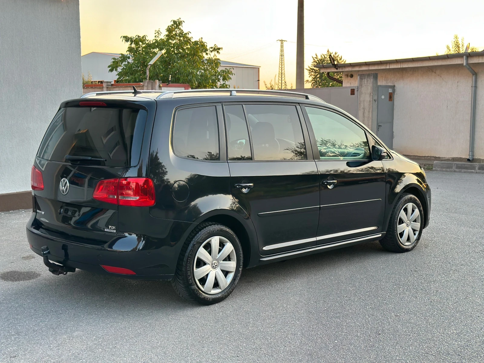 VW Touran Highline, снимка 7 - Автомобили и джипове - 55167663