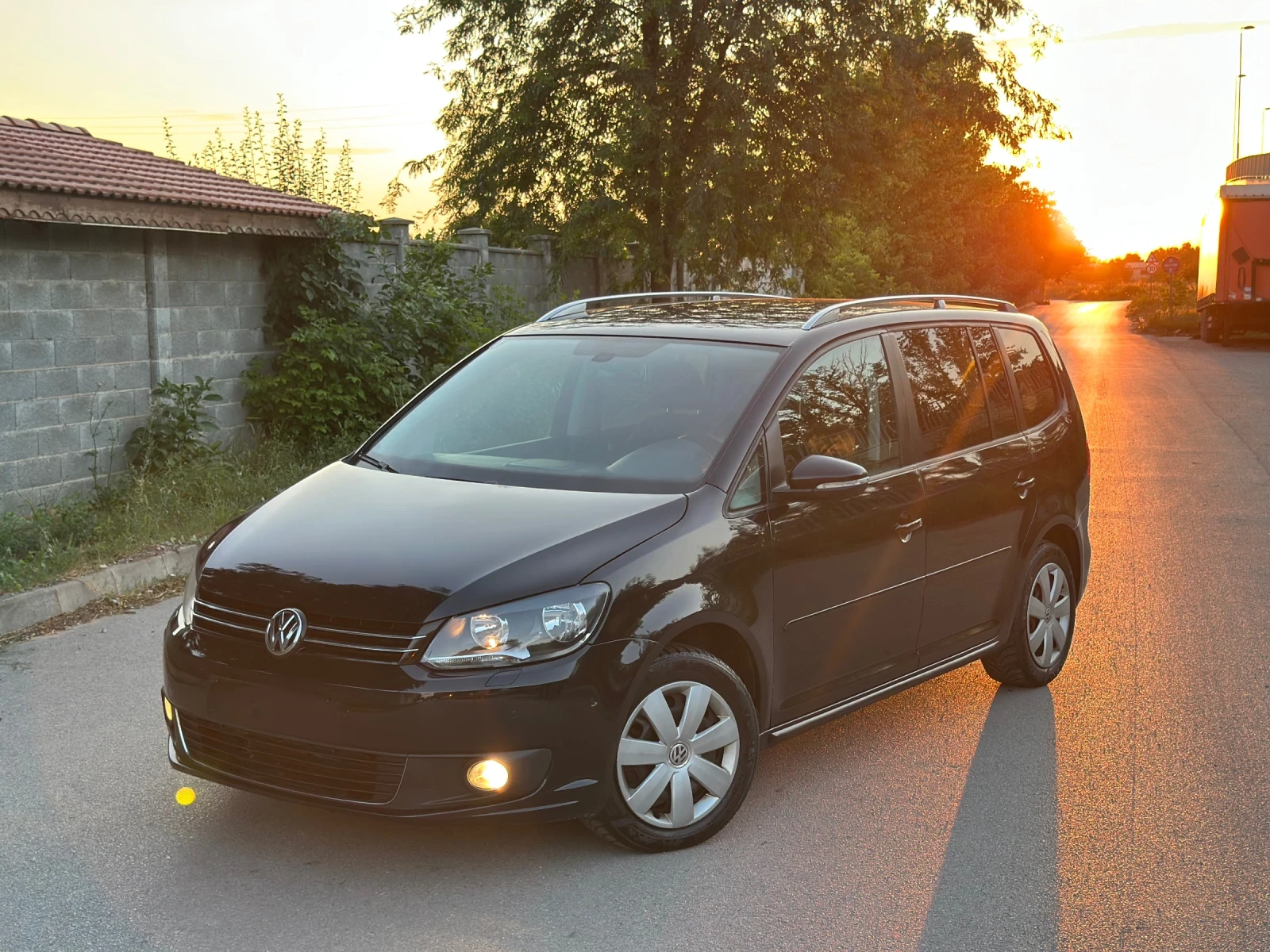 VW Touran Highline, снимка 6 - Автомобили и джипове - 55167663