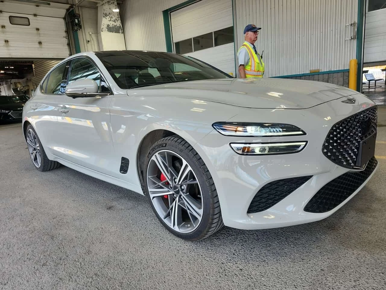 Genesis G70  3.3T SPORT / CARFAX / ЦЕНА ДО БЪЛГАРИЯ, снимка 2 - Автомобили и джипове - 55245249