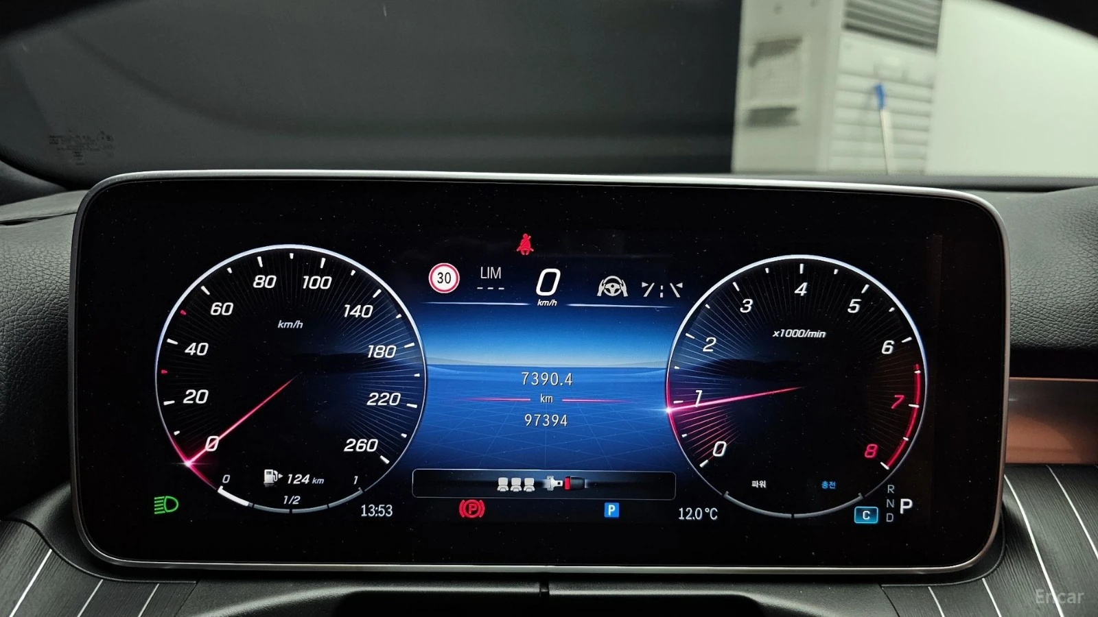 Mercedes-Benz C 300 360 КАМЕРА* ПОДГРЕВ* ПАНОРАМА* ПАМЕТ* ДИСТРОНИК, снимка 8 - Автомобили и джипове - 55460106