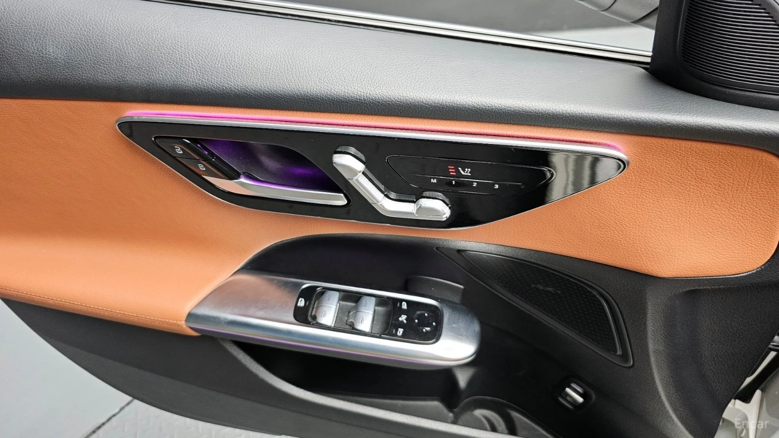 Mercedes-Benz C 300 360 КАМЕРА* ПОДГРЕВ* ПАНОРАМА* ПАМЕТ* ДИСТРОНИК, снимка 17 - Автомобили и джипове - 55460106