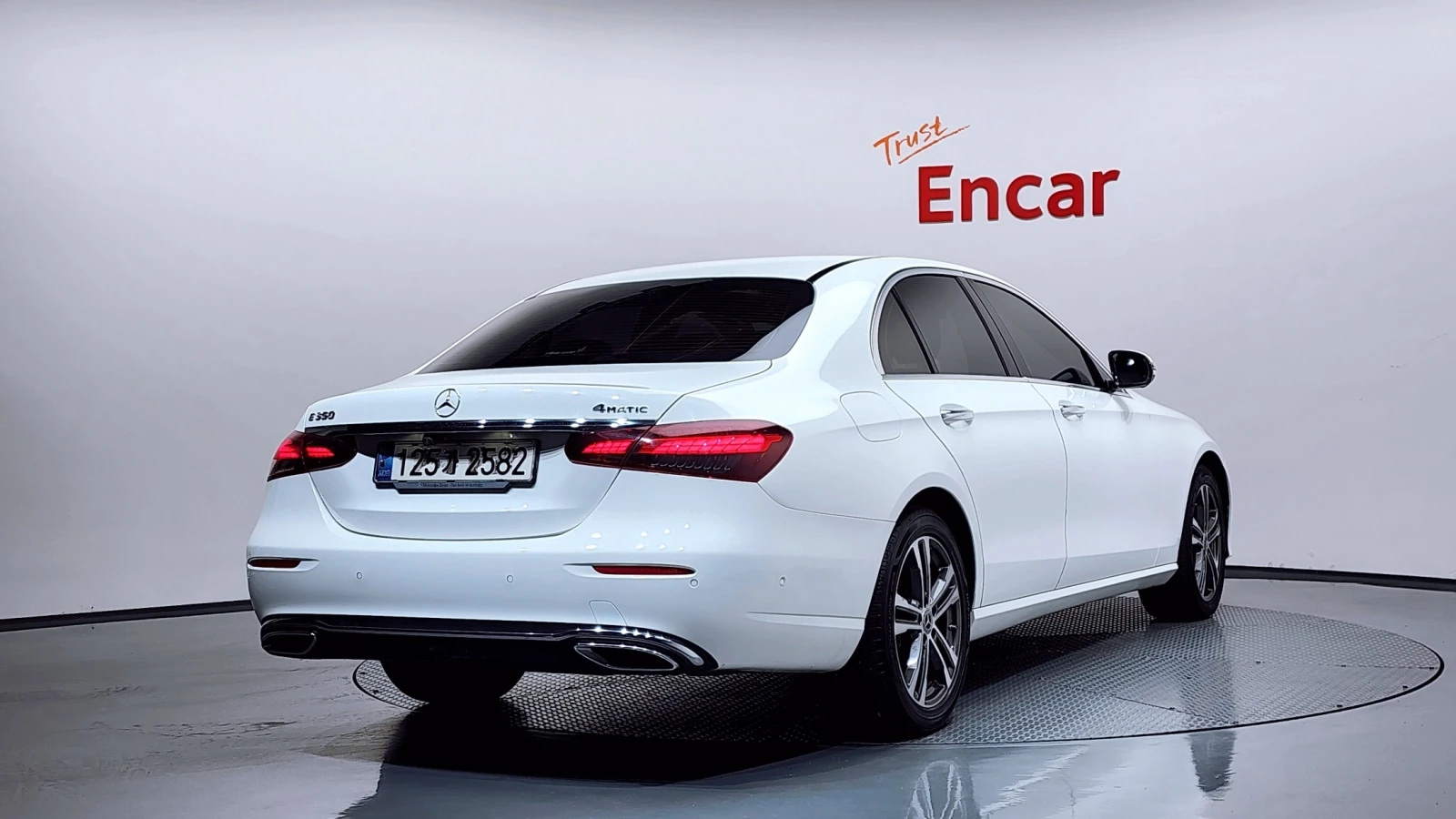 Mercedes-Benz E 350 4MATIC Avantgarde, снимка 2 - Автомобили и джипове - 55564802