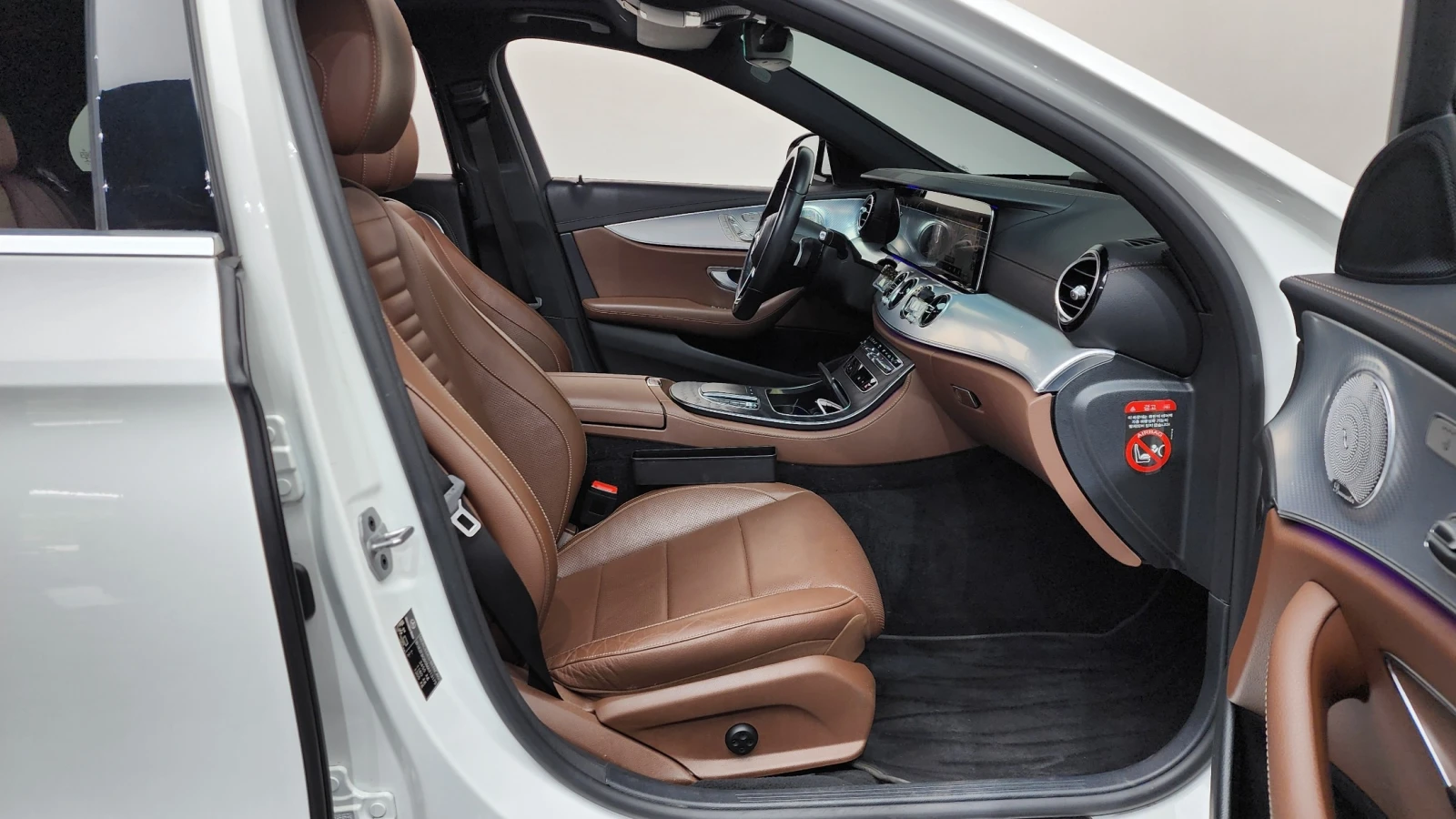 Mercedes-Benz E 350 4MATIC Avantgarde, снимка 11 - Автомобили и джипове - 55564802