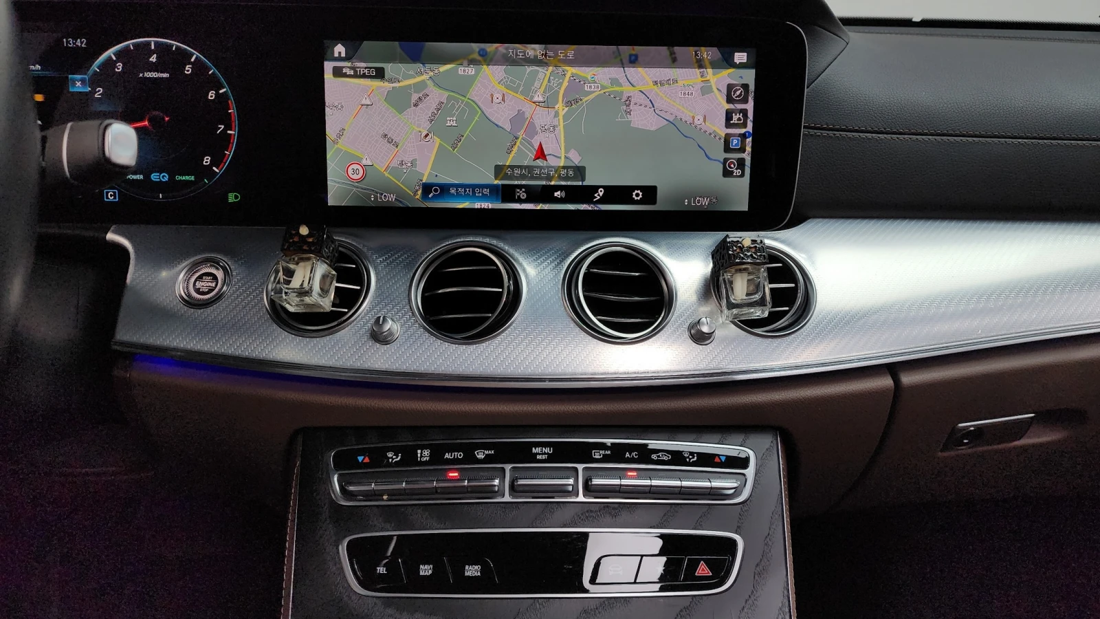 Mercedes-Benz E 350 4MATIC Avantgarde, снимка 14 - Автомобили и джипове - 55564802