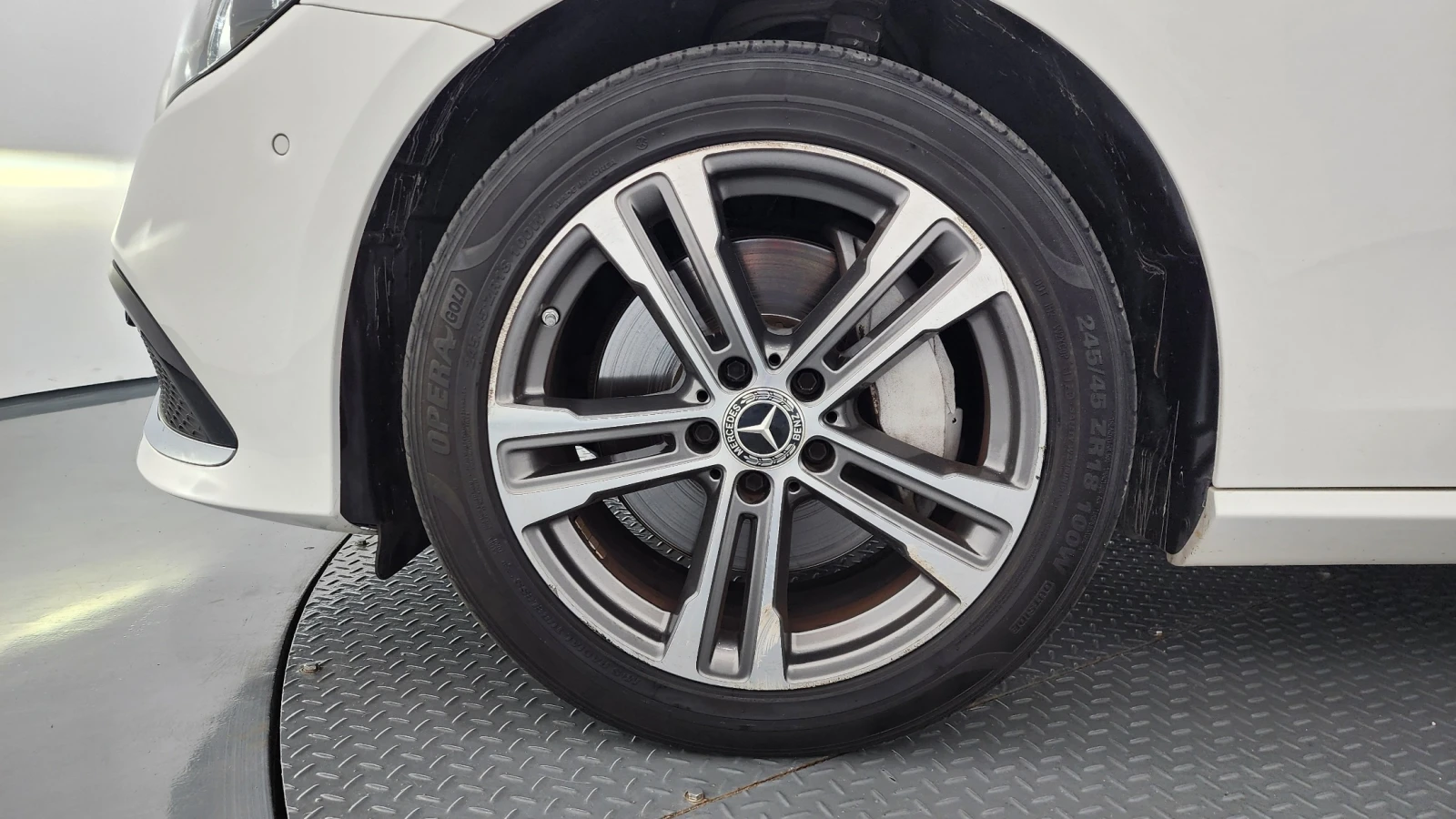 Mercedes-Benz E 350 4MATIC Avantgarde, снимка 5 - Автомобили и джипове - 55564802