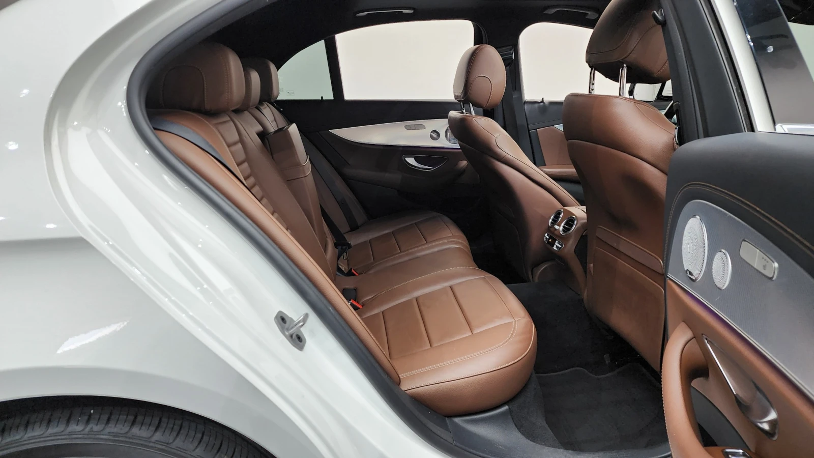 Mercedes-Benz E 350 4MATIC Avantgarde, снимка 12 - Автомобили и джипове - 55564802