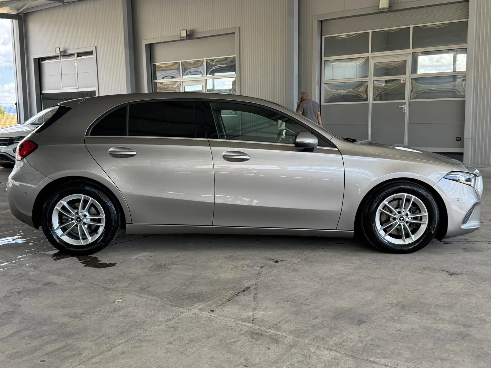 Mercedes-Benz A 200 d* 2.0* 150ps* 109хл.км* КОЖА* НАВИ* КАМЕРА, снимка 6 - Автомобили и джипове - 55974834