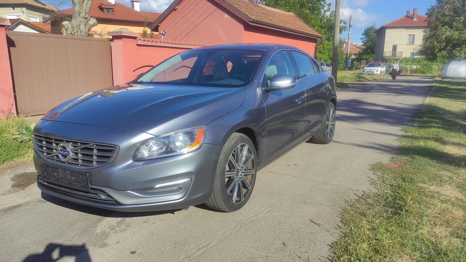Volvo S60 Т5 - inscription