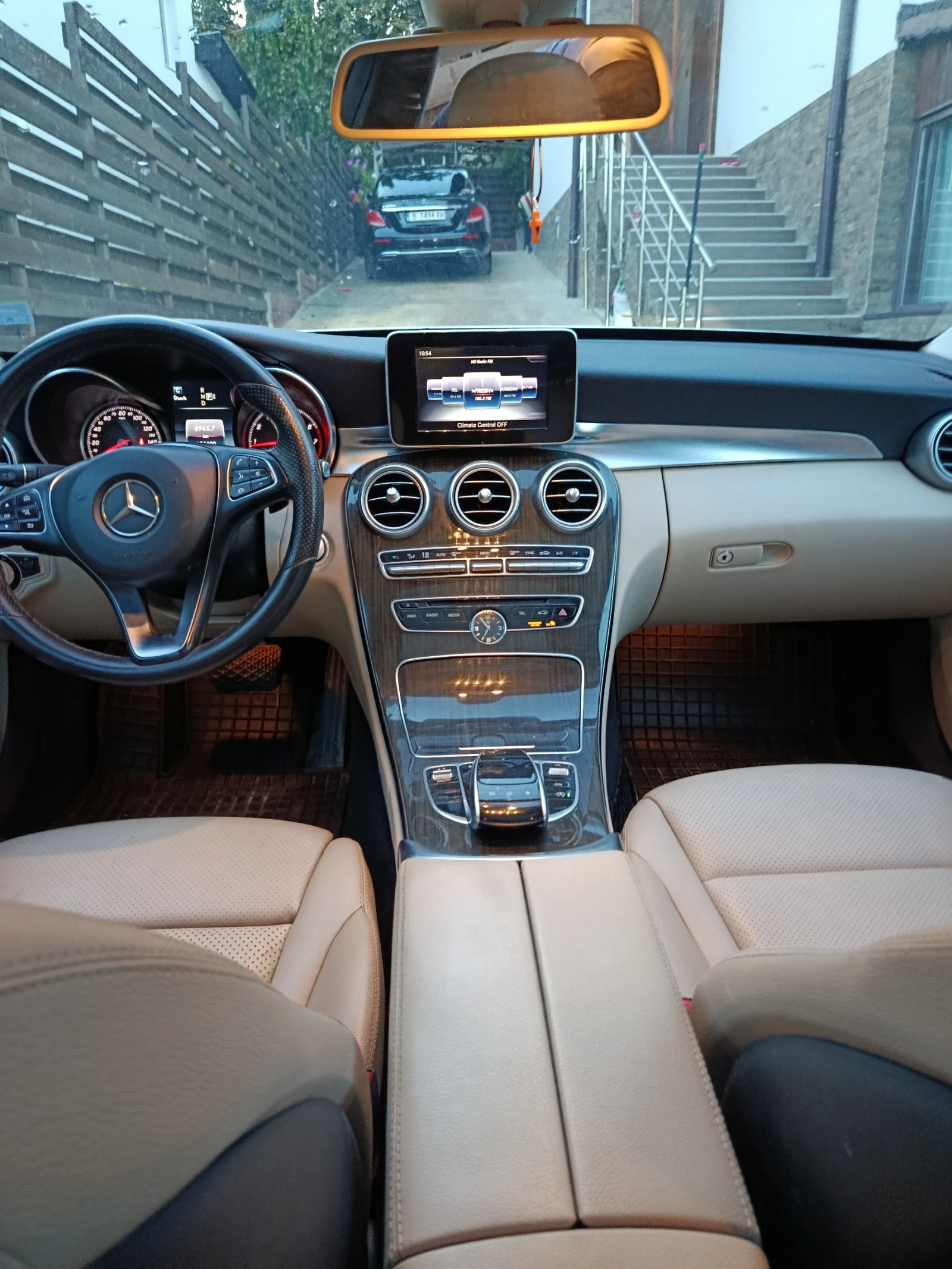 Mercedes-Benz C 300 4MATIC, снимка 10 - Автомобили и джипове - 56184486