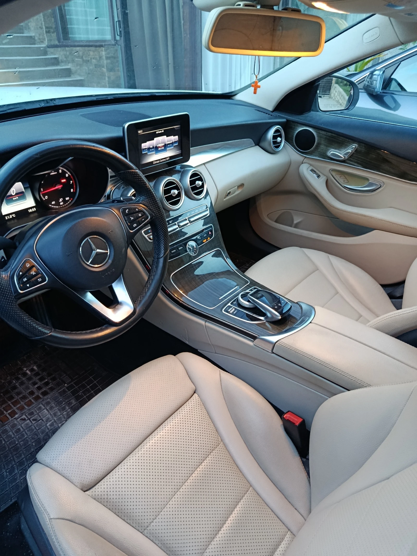 Mercedes-Benz C 300 4MATIC, снимка 7 - Автомобили и джипове - 56184486