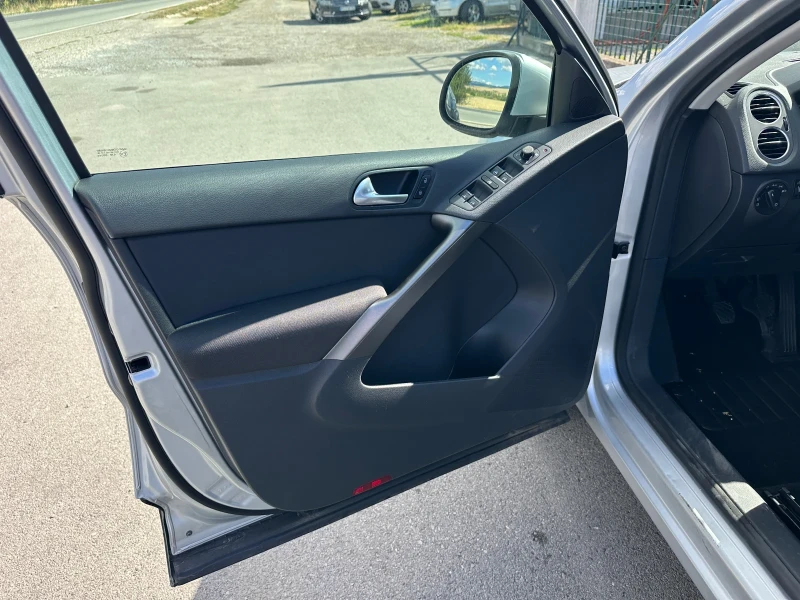 VW Tiguan 2.0 TDI 4 motion , снимка 8 - Автомобили и джипове - 47201121