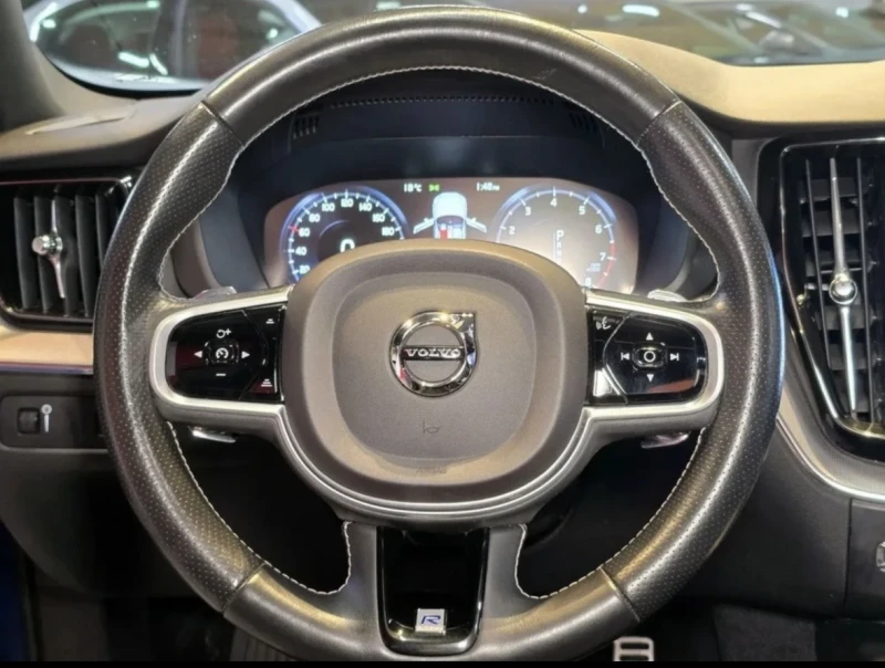 Volvo XC60 T6 R-Design, снимка 6 - Автомобили и джипове - 52855839