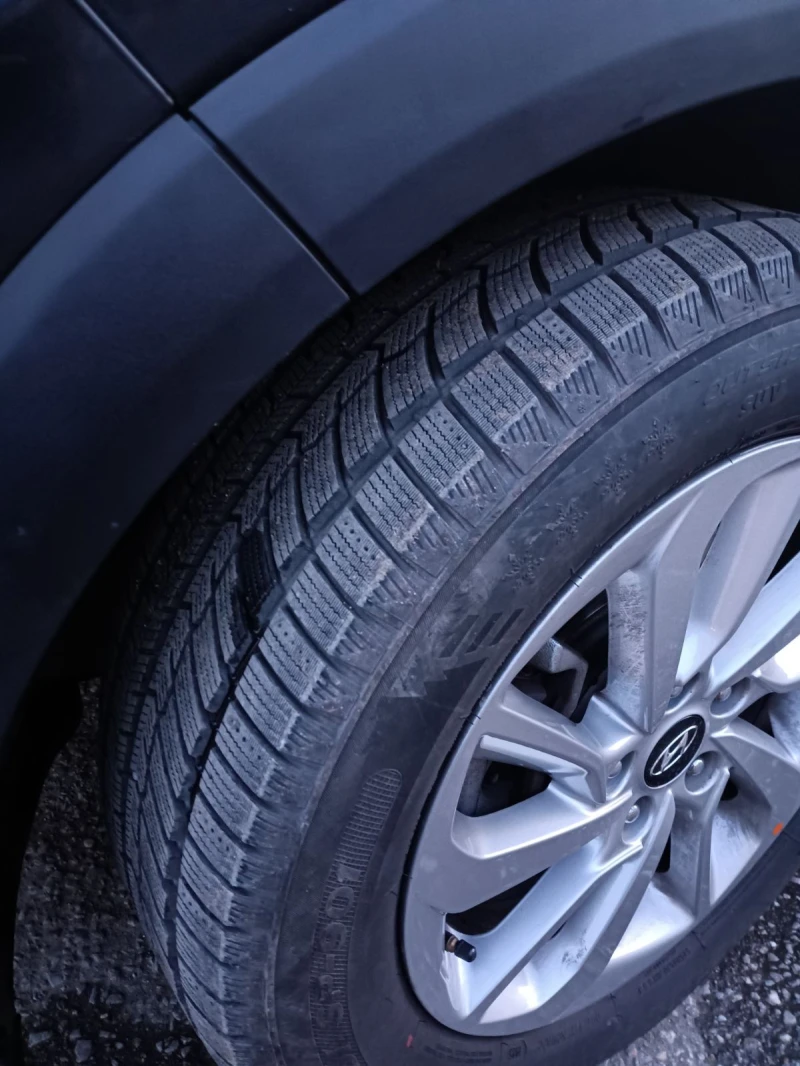 Hyundai IX35, снимка 13 - Автомобили и джипове - 52893410