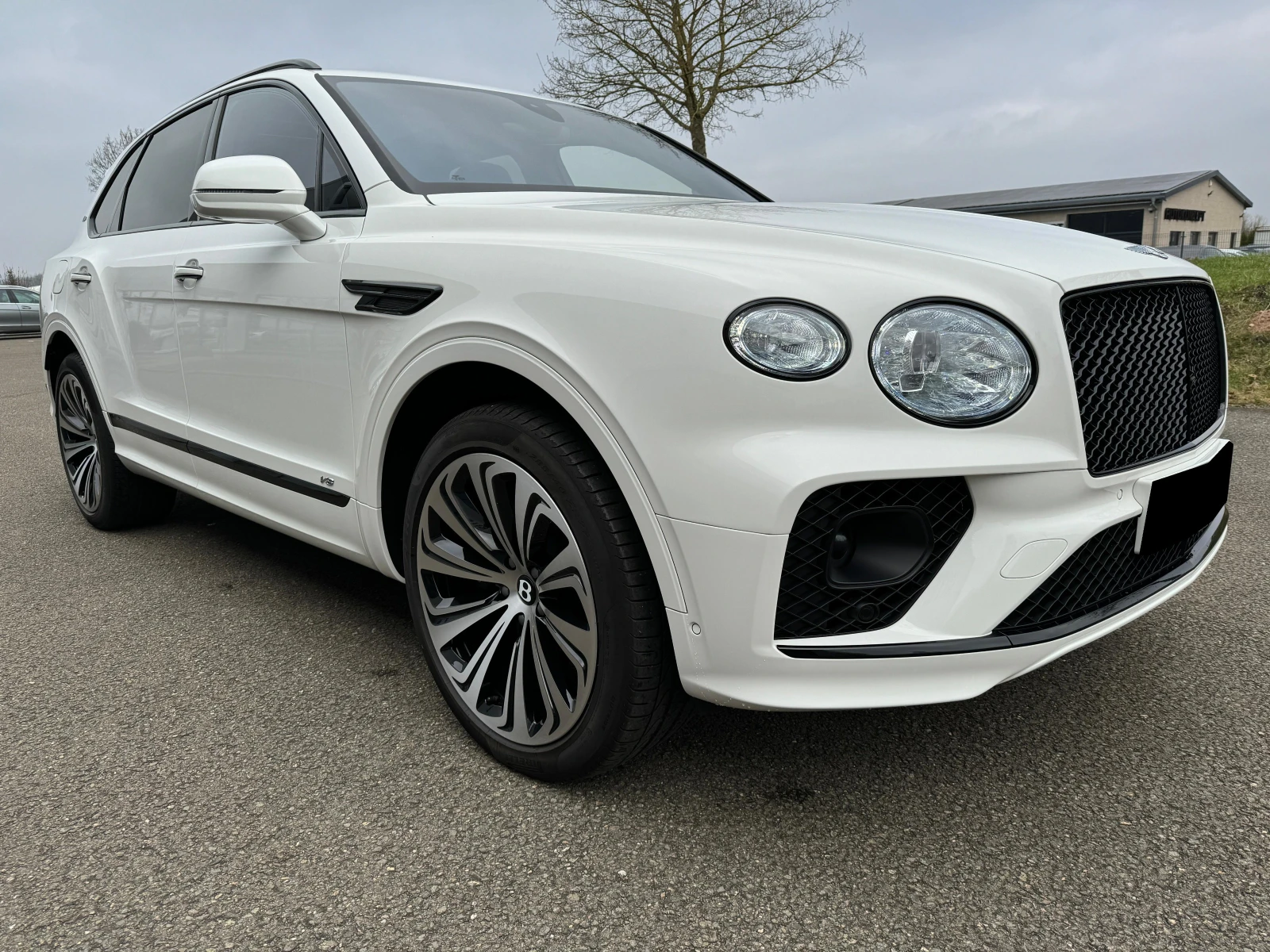 Bentley Bentayga 4.0 V8 First Edition - изображение 2