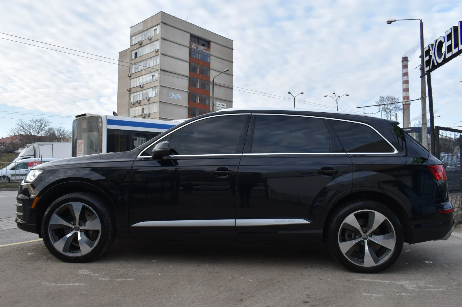 Audi Q7 3.0Т* 333H.P* SPORT-LINE* CAMERA* PANORAMA - изображение 2