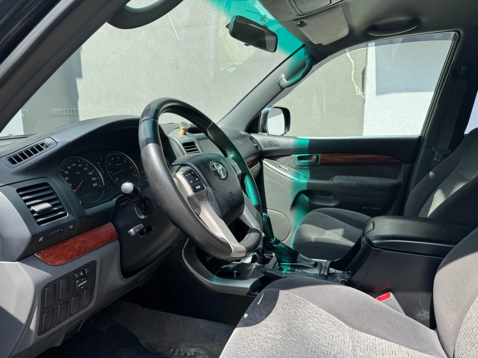 Toyota Land cruiser, снимка 6 - Автомобили и джипове - 54237873