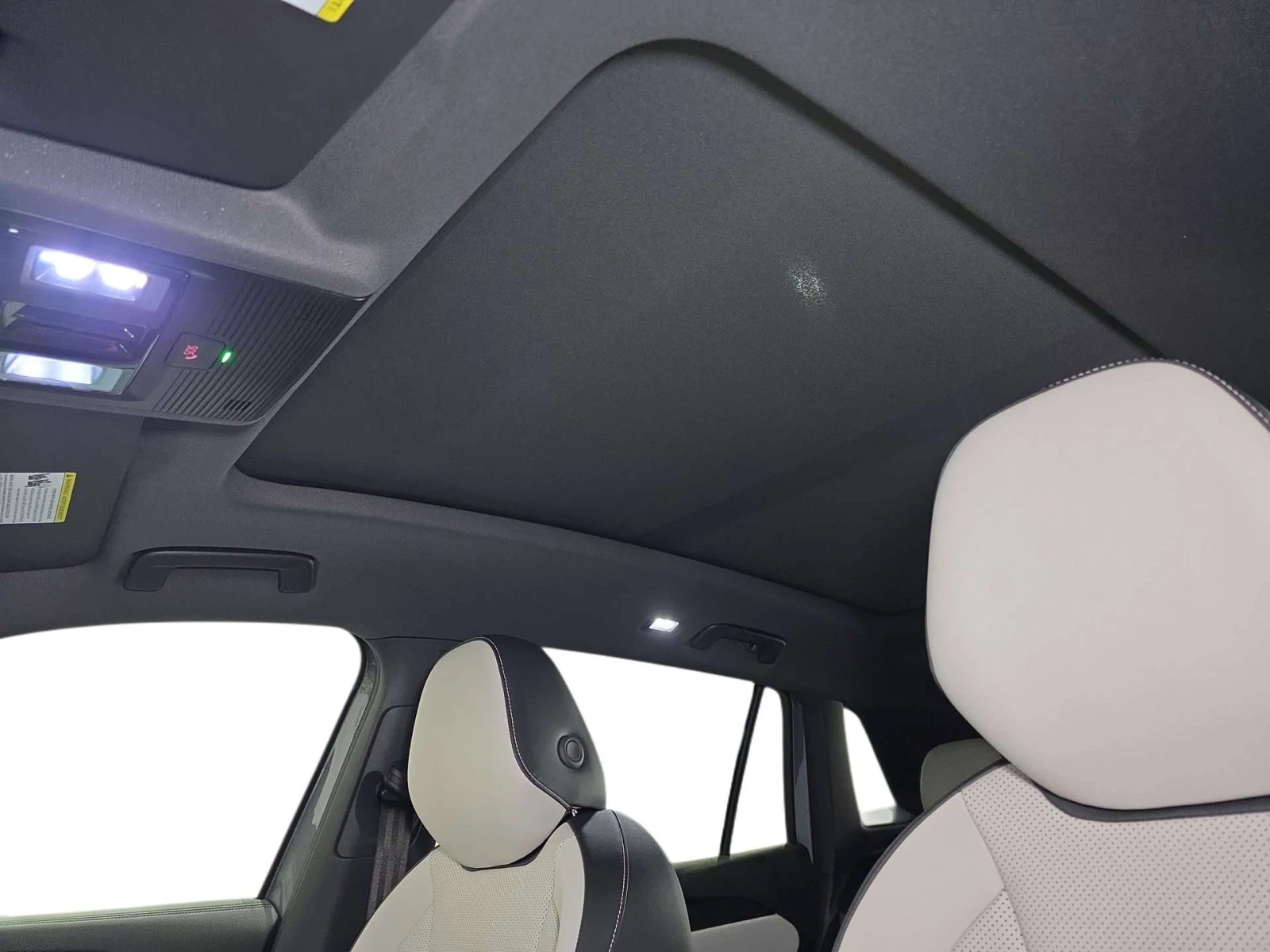 VW Tiguan  R-Line Black Edition 4MOTION / ЦЕНА ДО БГ , снимка 16 - Автомобили и джипове - 54980636