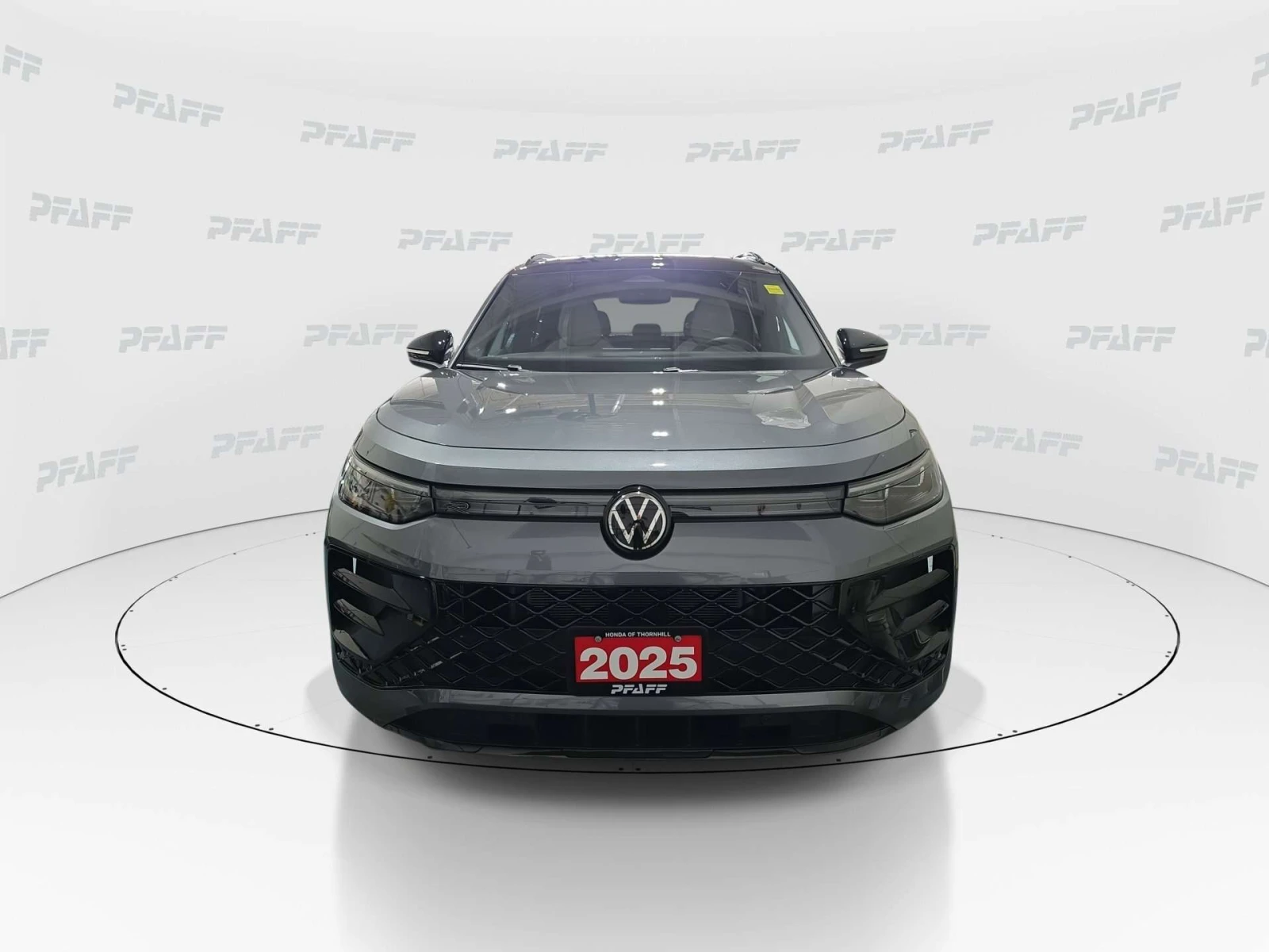 VW Tiguan  R-Line Black Edition 4MOTION / ЦЕНА ДО БГ , снимка 3 - Автомобили и джипове - 54980636