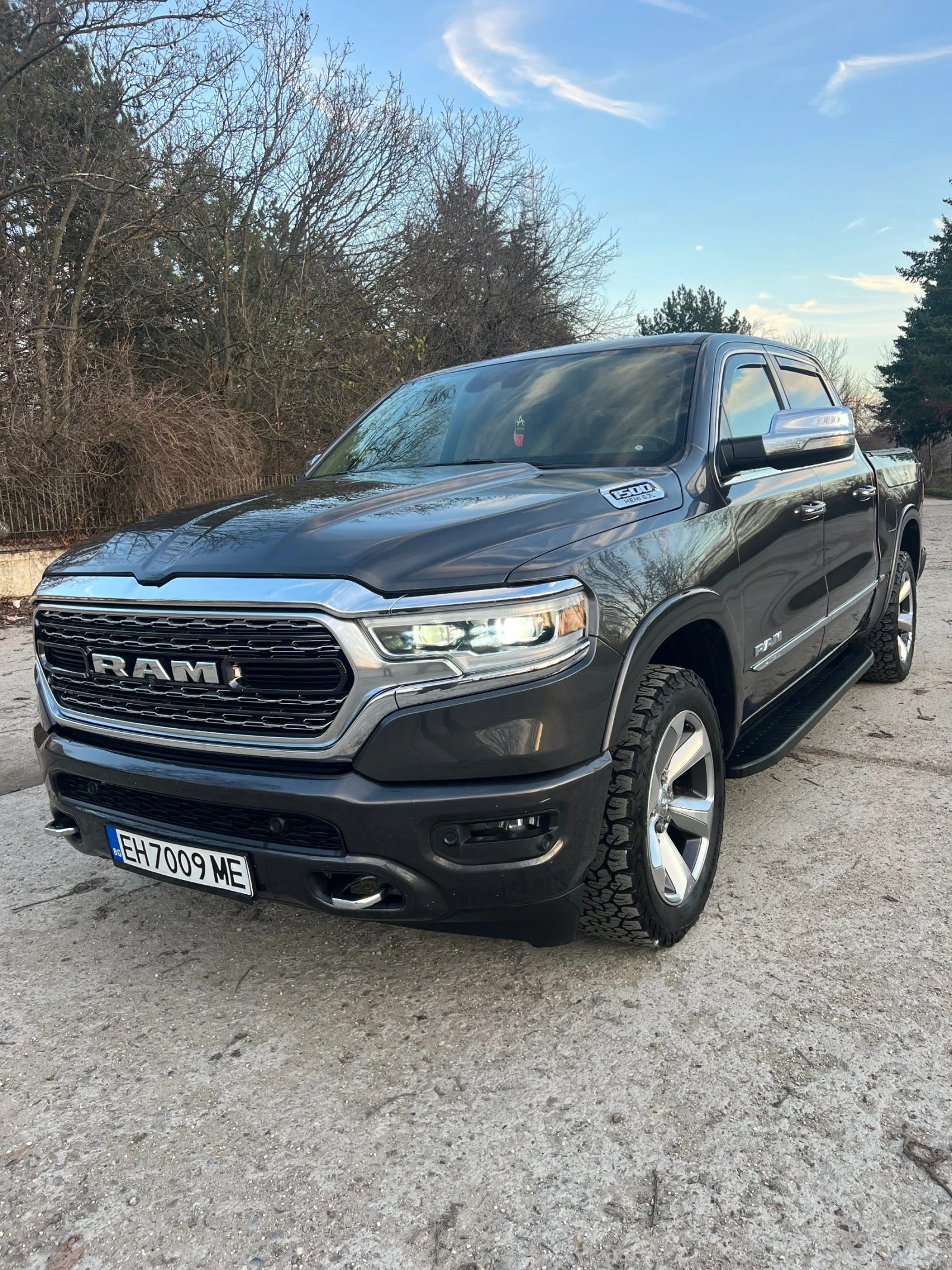 Dodge RAM 1500 LIMITED, снимка 2 - Автомобили и джипове - 55362614