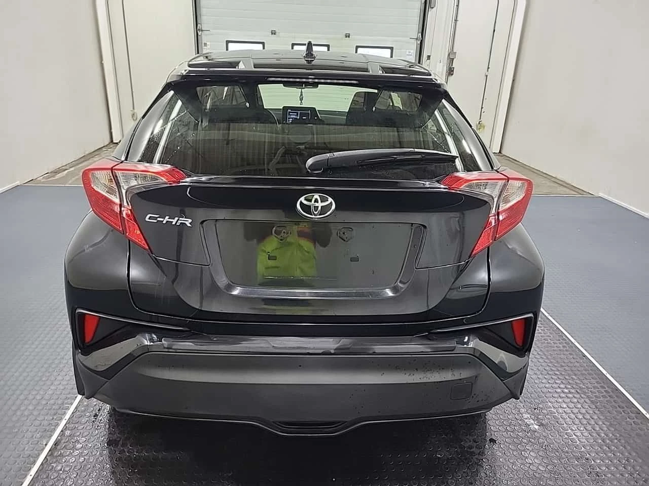 Toyota C-HR * FWD * CARFAX * ОПЦИЯ ЗА ФИНАНСИРАНЕ, снимка 4 - Автомобили и джипове - 55684372